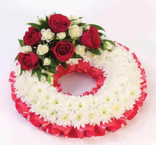 Traditional wreath, red and white, from our wreaths